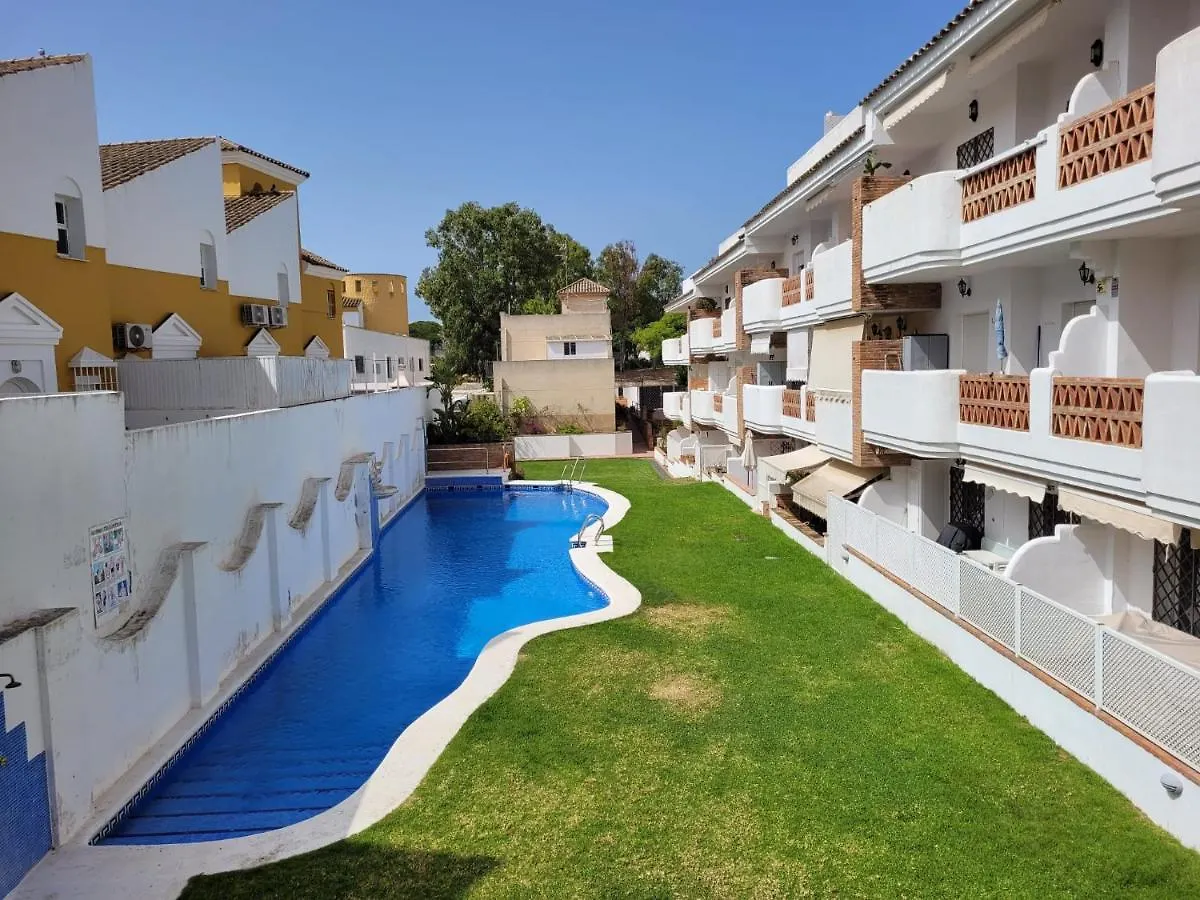 Apartamento en Rota con piscina y parking junto al mar 0*,  España
